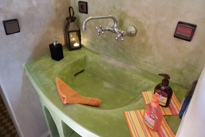 Bathroom At Desert Hotel Auberge Cafe Du Sud