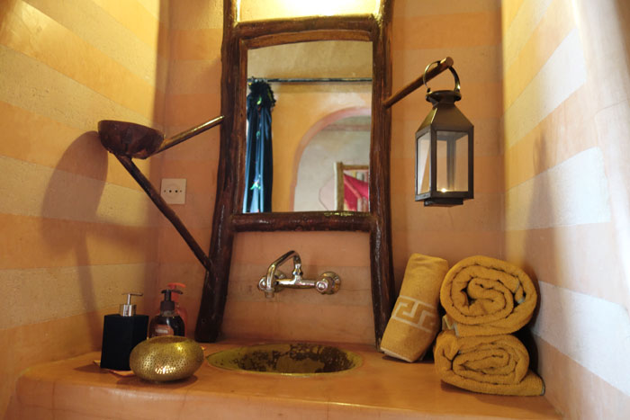 Bathroom At Desert Hotel Auberge Cafe Du Sud
